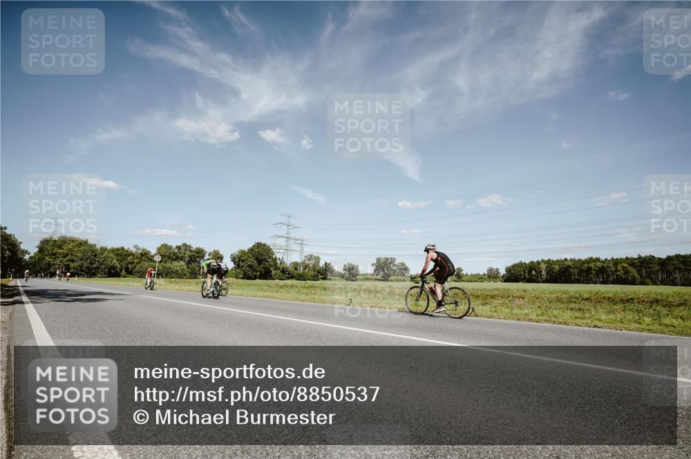 07.09.2025 - 19. Norderstedt Triathlon Michael Burmester http://msf.ph/oto/8850537 07.09.2025 14:16:46 Radfahren  meine-sportfotos.de