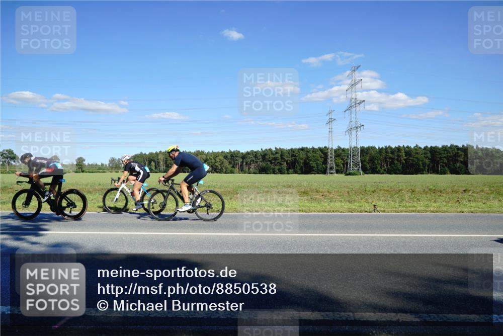 07.09.2025 - 19. Norderstedt Triathlon Michael Burmester http://msf.ph/oto/8850538 07.09.2025 15:30:36 Radfahren 399, 407, 445, 467, 870, 1435, 1486, 1545 meine-sportfotos.de