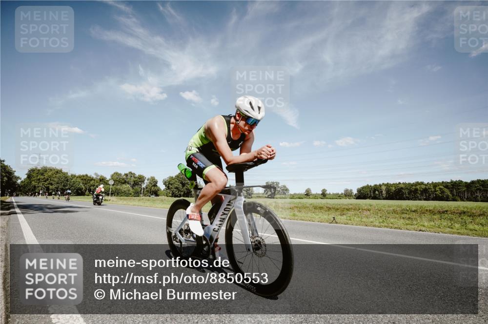 07.09.2025 - 19. Norderstedt Triathlon Michael Burmester http://msf.ph/oto/8850553 07.09.2025 14:16:51 Radfahren 993 meine-sportfotos.de