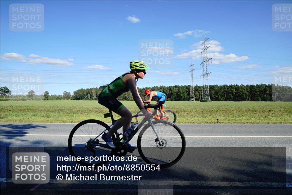 07.09.2025 - 19. Norderstedt Triathlon Michael Burmester http://msf.ph/oto/8850554 07.09.2025 15:30:42 Radfahren 383, 455 meine-sportfotos.de