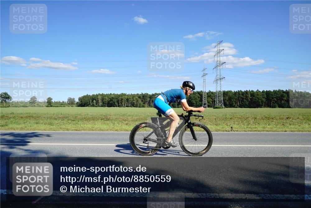 07.09.2025 - 19. Norderstedt Triathlon Michael Burmester http://msf.ph/oto/8850559 07.09.2025 15:30:48 Radfahren 416, 442, 956, 1413, 1508 meine-sportfotos.de