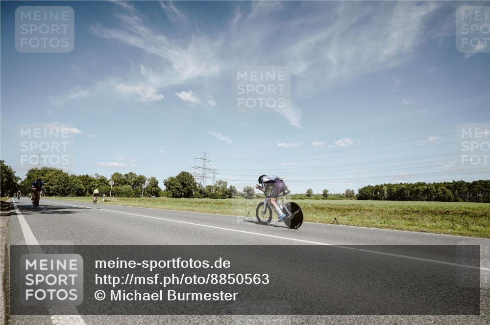 07.09.2025 - 19. Norderstedt Triathlon Michael Burmester http://msf.ph/oto/8850563 07.09.2025 14:17:01 Radfahren 1040 meine-sportfotos.de