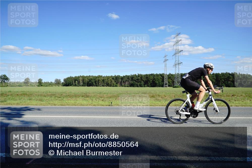 07.09.2025 - 19. Norderstedt Triathlon Michael Burmester http://msf.ph/oto/8850564 07.09.2025 15:30:49 Radfahren 416, 442, 956, 1413, 1508 meine-sportfotos.de