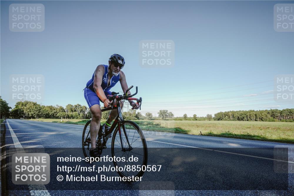 07.09.2025 - 19. Norderstedt Triathlon Michael Burmester http://msf.ph/oto/8850567 07.09.2025 16:37:58 Radfahren 1449 meine-sportfotos.de