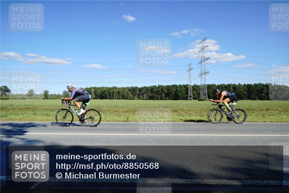 07.09.2025 - 19. Norderstedt Triathlon Michael Burmester http://msf.ph/oto/8850568 07.09.2025 15:30:53 Radfahren 416, 438, 956, 1482 meine-sportfotos.de