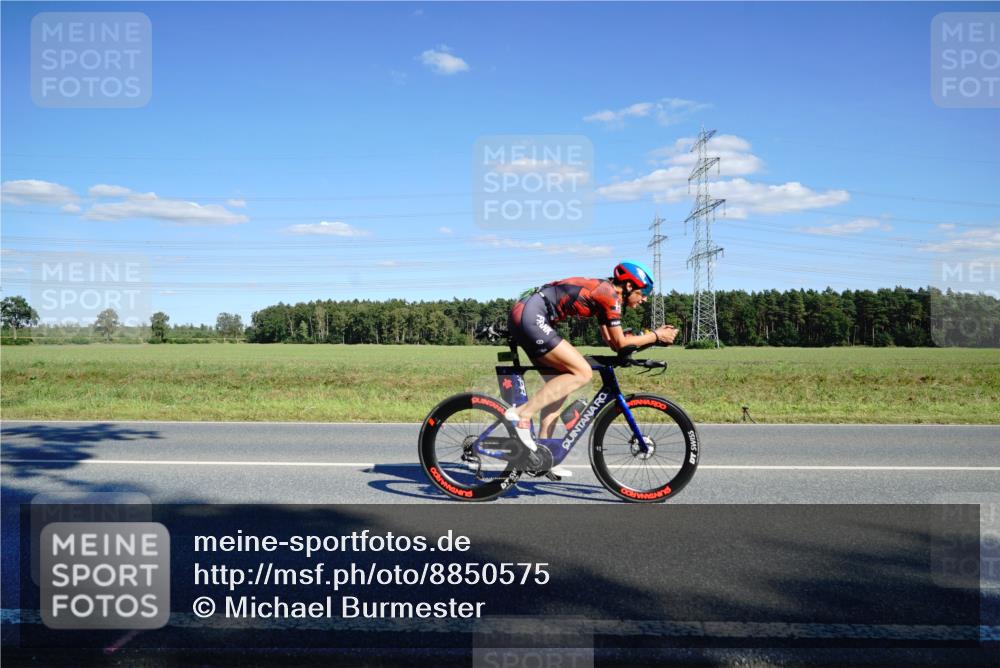 07.09.2025 - 19. Norderstedt Triathlon Michael Burmester http://msf.ph/oto/8850575 07.09.2025 15:30:55 Radfahren 438, 1482 meine-sportfotos.de