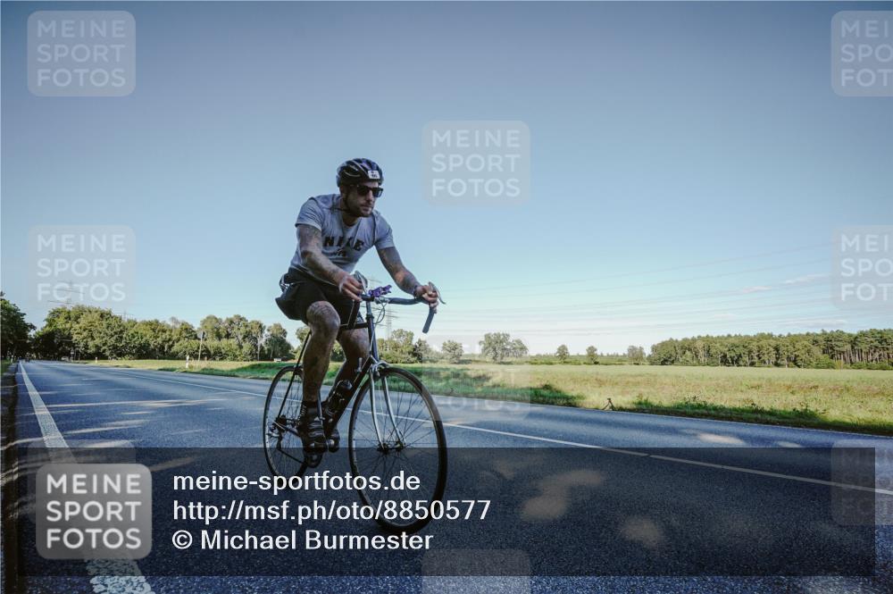 07.09.2025 - 19. Norderstedt Triathlon Michael Burmester http://msf.ph/oto/8850577 07.09.2025 16:38:26 Radfahren 429, 925 meine-sportfotos.de