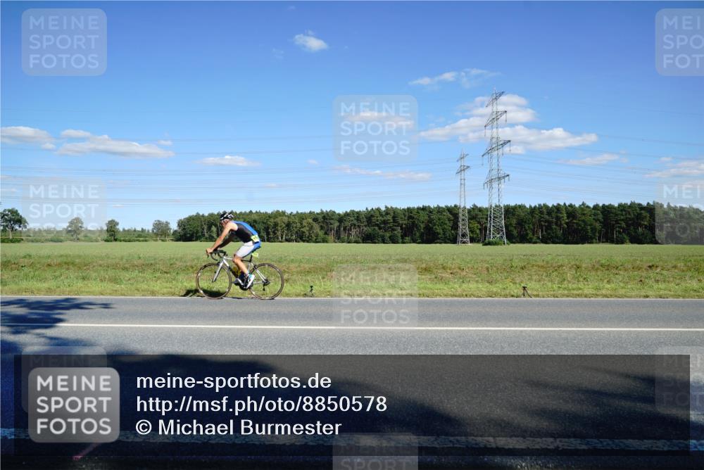 07.09.2025 - 19. Norderstedt Triathlon Michael Burmester http://msf.ph/oto/8850578 07.09.2025 15:30:58 Radfahren 438, 1482 meine-sportfotos.de