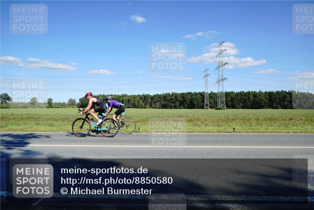 07.09.2025 - 19. Norderstedt Triathlon Michael Burmester http://msf.ph/oto/8850580 07.09.2025 15:31:00 Radfahren 1420 meine-sportfotos.de