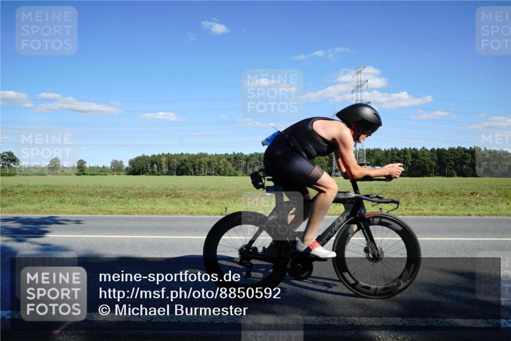 07.09.2025 - 19. Norderstedt Triathlon Michael Burmester http://msf.ph/oto/8850592 07.09.2025 15:31:17 Radfahren 431 meine-sportfotos.de