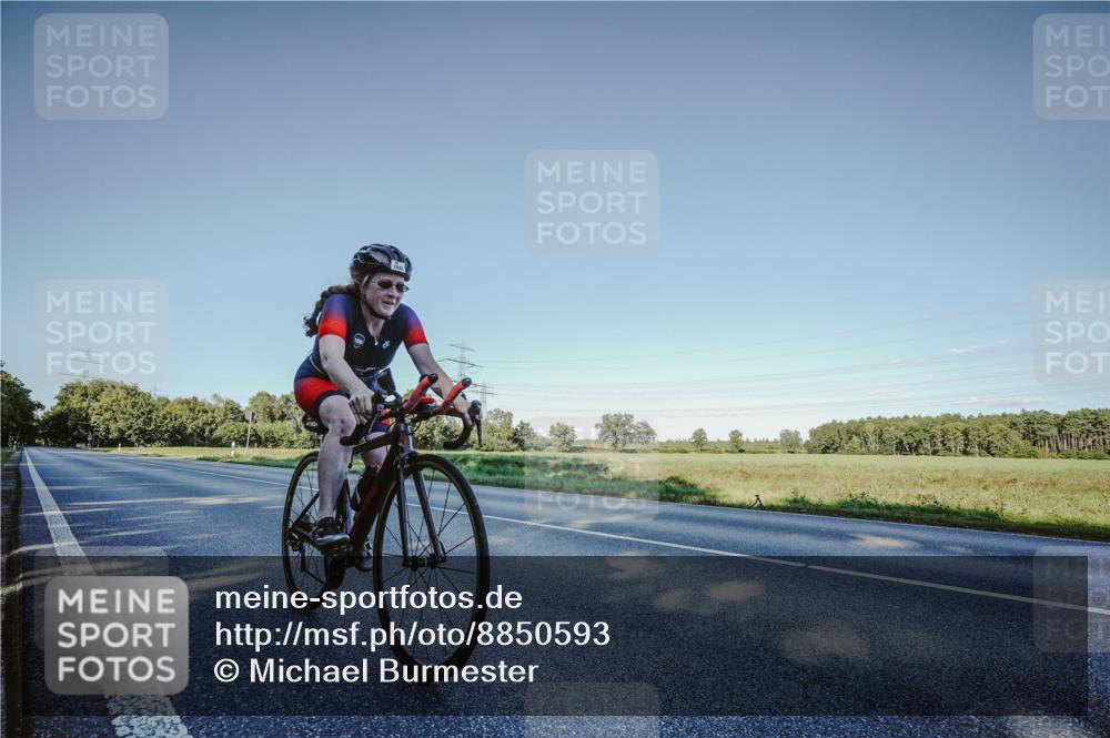 07.09.2025 - 19. Norderstedt Triathlon Michael Burmester http://msf.ph/oto/8850593 07.09.2025 16:39:22 Radfahren 1541 meine-sportfotos.de