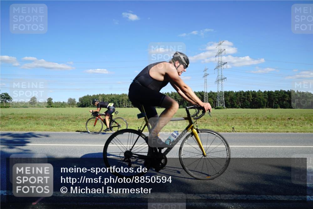 07.09.2025 - 19. Norderstedt Triathlon Michael Burmester http://msf.ph/oto/8850594 07.09.2025 15:31:20 Radfahren 431, 1528, 1534 meine-sportfotos.de