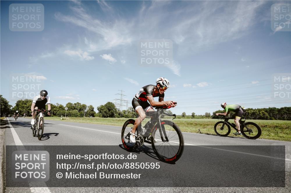 07.09.2025 - 19. Norderstedt Triathlon Michael Burmester http://msf.ph/oto/8850595 07.09.2025 14:17:14 Radfahren 398, 400, 420, 981, 1034 meine-sportfotos.de