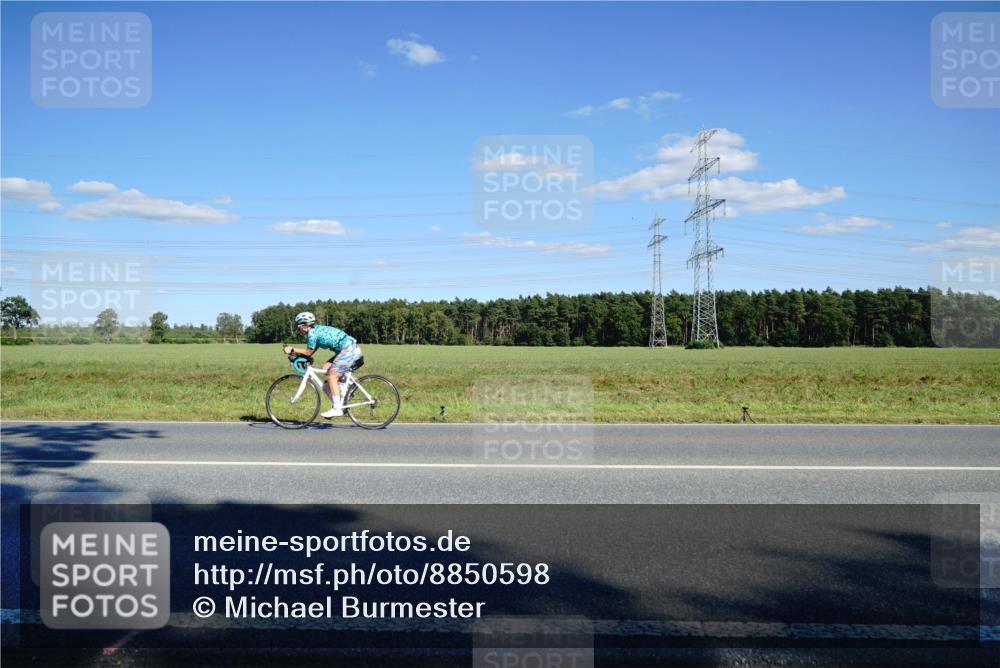 07.09.2025 - 19. Norderstedt Triathlon Michael Burmester http://msf.ph/oto/8850598 07.09.2025 15:31:23 Radfahren 955, 1470, 1528, 1534 meine-sportfotos.de