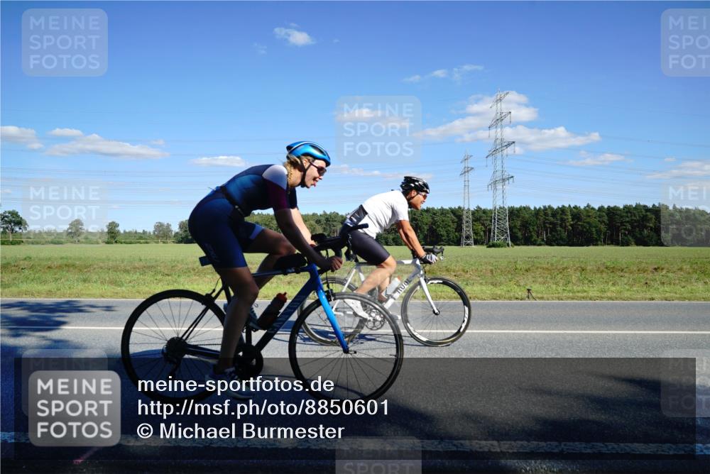 07.09.2025 - 19. Norderstedt Triathlon Michael Burmester http://msf.ph/oto/8850601 07.09.2025 15:31:24 Radfahren 955, 1470, 1528, 1534 meine-sportfotos.de