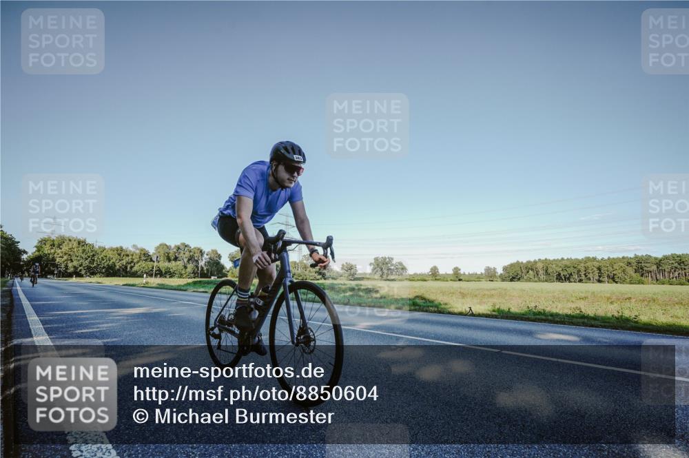 07.09.2025 - 19. Norderstedt Triathlon Michael Burmester http://msf.ph/oto/8850604 07.09.2025 16:40:01 Radfahren 383, 1423 meine-sportfotos.de