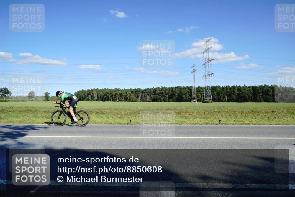 07.09.2025 - 19. Norderstedt Triathlon Michael Burmester http://msf.ph/oto/8850608 07.09.2025 15:31:35 Radfahren 937, 951, 1511 meine-sportfotos.de