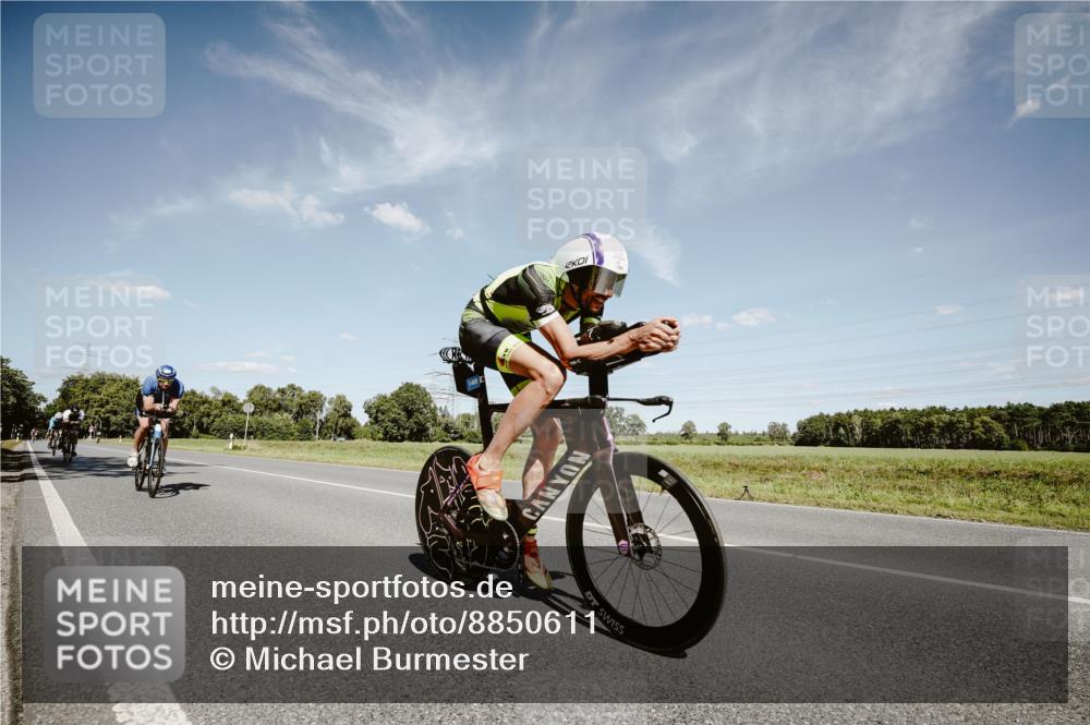 07.09.2025 - 19. Norderstedt Triathlon Michael Burmester http://msf.ph/oto/8850611 07.09.2025 14:17:24 Radfahren 364, 373, 1009, 1469 meine-sportfotos.de