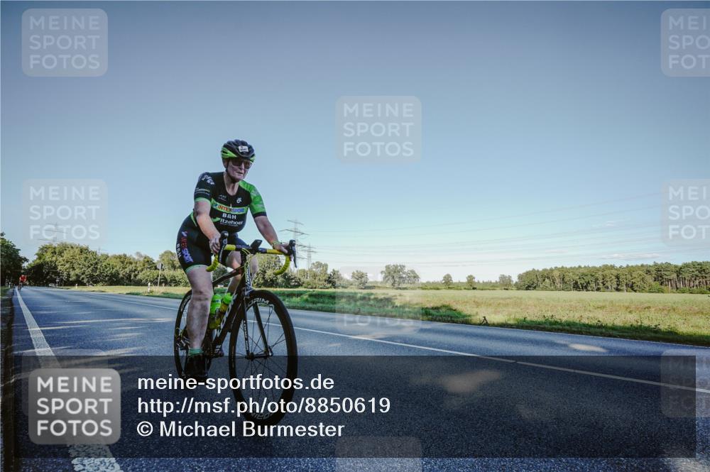 07.09.2025 - 19. Norderstedt Triathlon Michael Burmester http://msf.ph/oto/8850619 07.09.2025 16:40:20 Radfahren 1547 meine-sportfotos.de