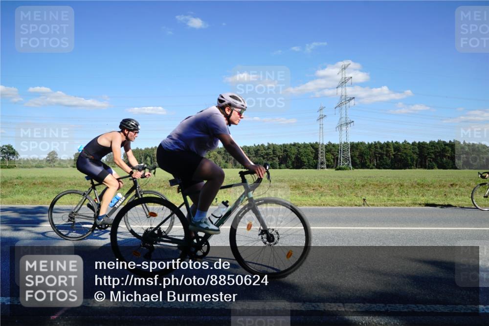 07.09.2025 - 19. Norderstedt Triathlon Michael Burmester http://msf.ph/oto/8850624 07.09.2025 15:31:43 Radfahren 917, 944, 953, 1411, 1537 meine-sportfotos.de
