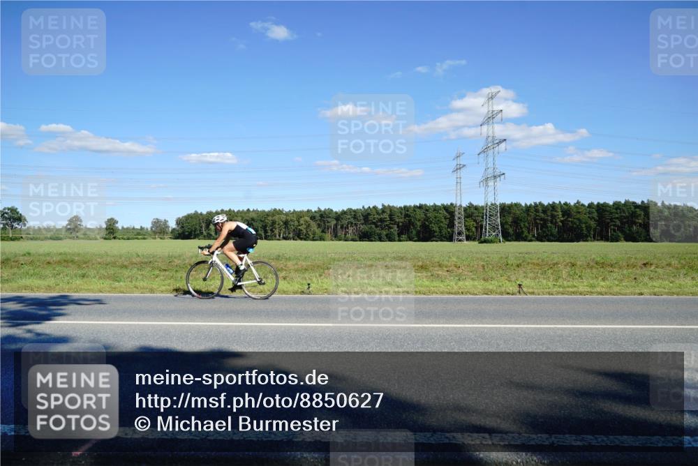 07.09.2025 - 19. Norderstedt Triathlon Michael Burmester http://msf.ph/oto/8850627 07.09.2025 15:31:44 Radfahren 917, 944, 953, 1411 meine-sportfotos.de