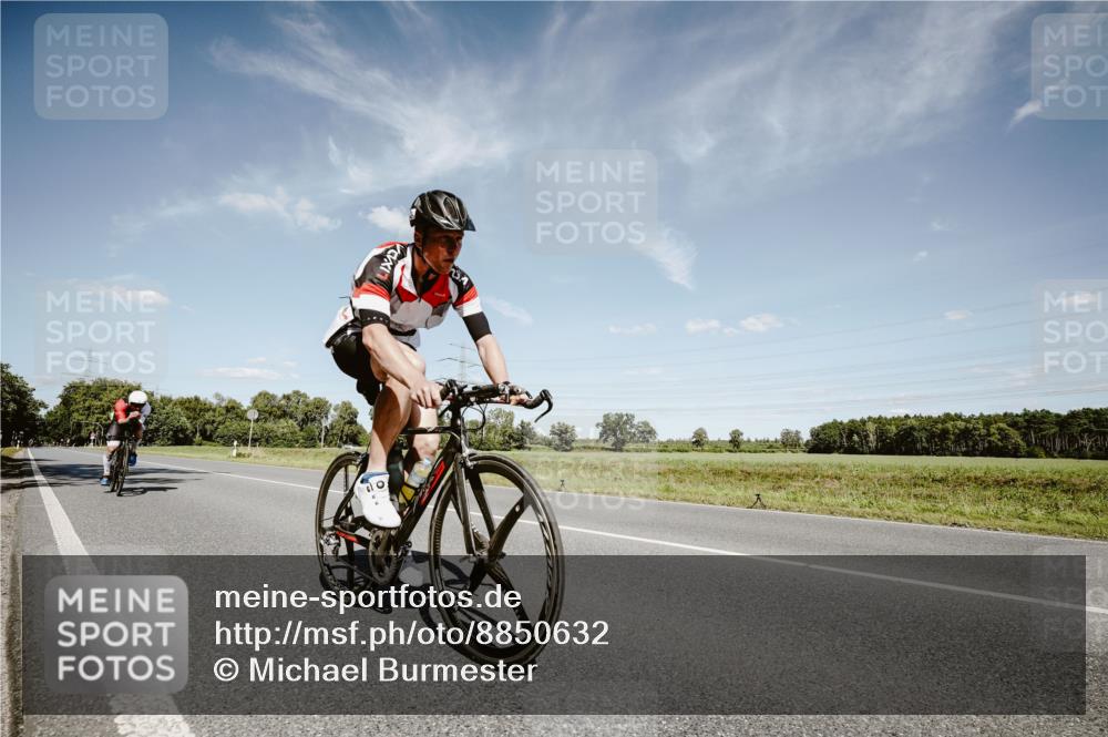 07.09.2025 - 19. Norderstedt Triathlon Michael Burmester http://msf.ph/oto/8850632 07.09.2025 14:17:33 Radfahren 427, 969 meine-sportfotos.de