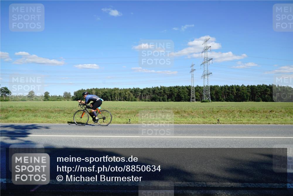 07.09.2025 - 19. Norderstedt Triathlon Michael Burmester http://msf.ph/oto/8850634 07.09.2025 15:31:52 Radfahren  meine-sportfotos.de