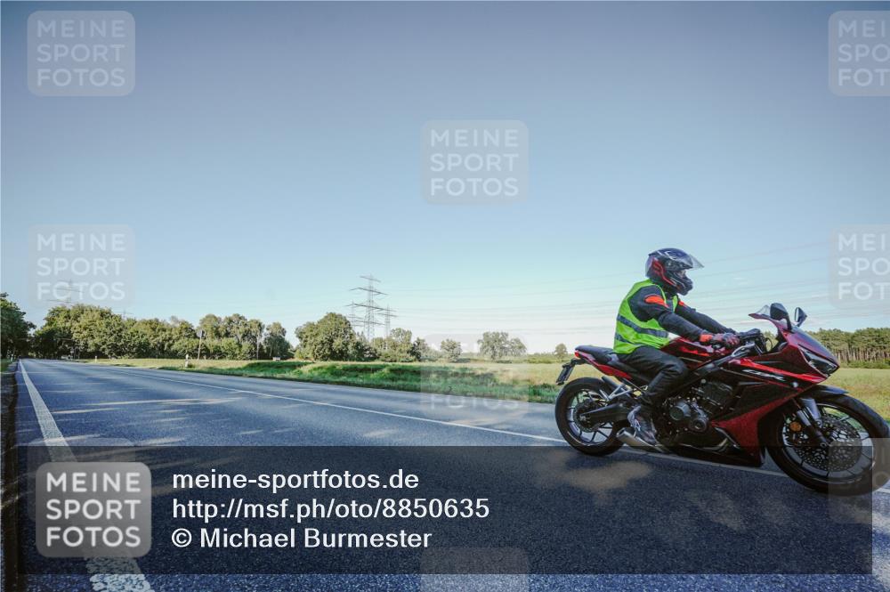 07.09.2025 - 19. Norderstedt Triathlon Michael Burmester http://msf.ph/oto/8850635 07.09.2025 16:41:33 Radfahren  meine-sportfotos.de