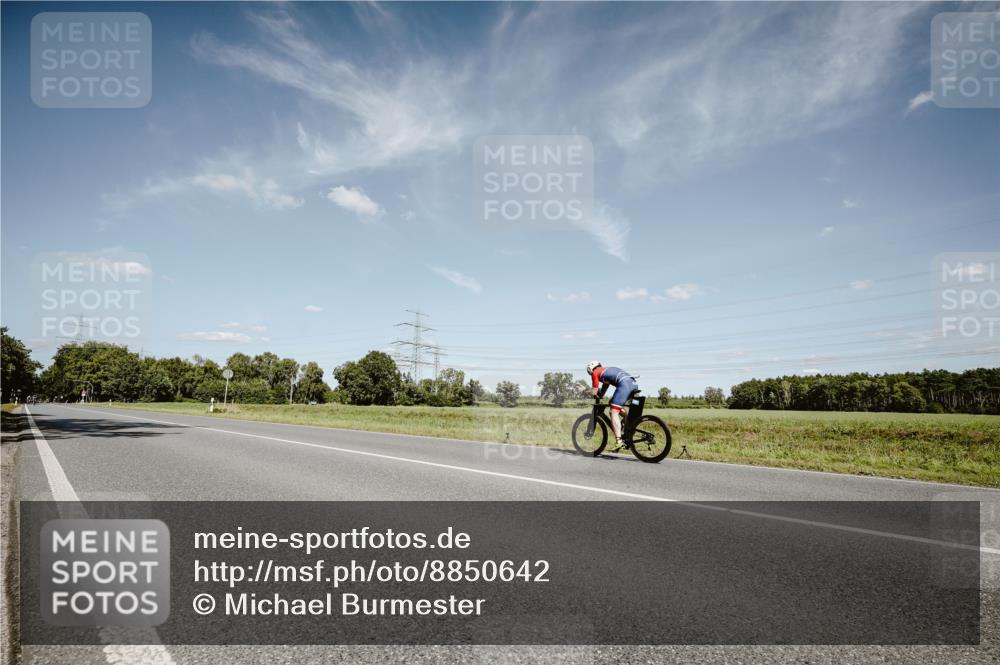 07.09.2025 - 19. Norderstedt Triathlon Michael Burmester http://msf.ph/oto/8850642 07.09.2025 14:17:37 Radfahren  meine-sportfotos.de