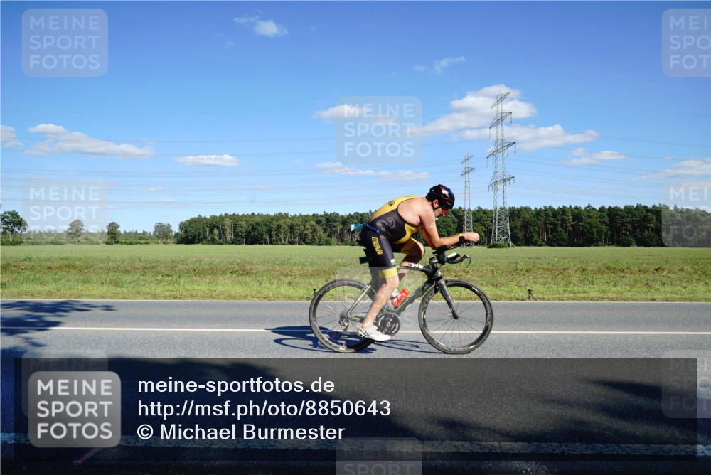 07.09.2025 - 19. Norderstedt Triathlon Michael Burmester http://msf.ph/oto/8850643 07.09.2025 15:32:04 Radfahren 902, 1427, 1460, 1479, 1523 meine-sportfotos.de