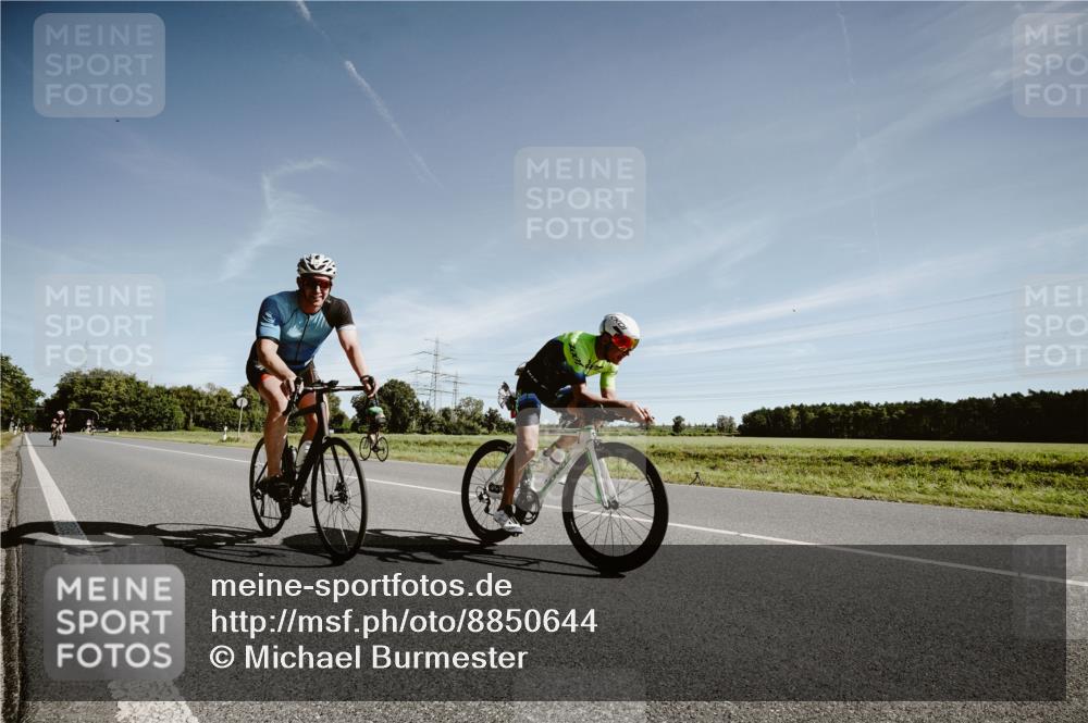 07.09.2025 - 19. Norderstedt Triathlon Michael Burmester http://msf.ph/oto/8850644 07.09.2025 11:10:16 Radfahren 734, 771, 1207 meine-sportfotos.de
