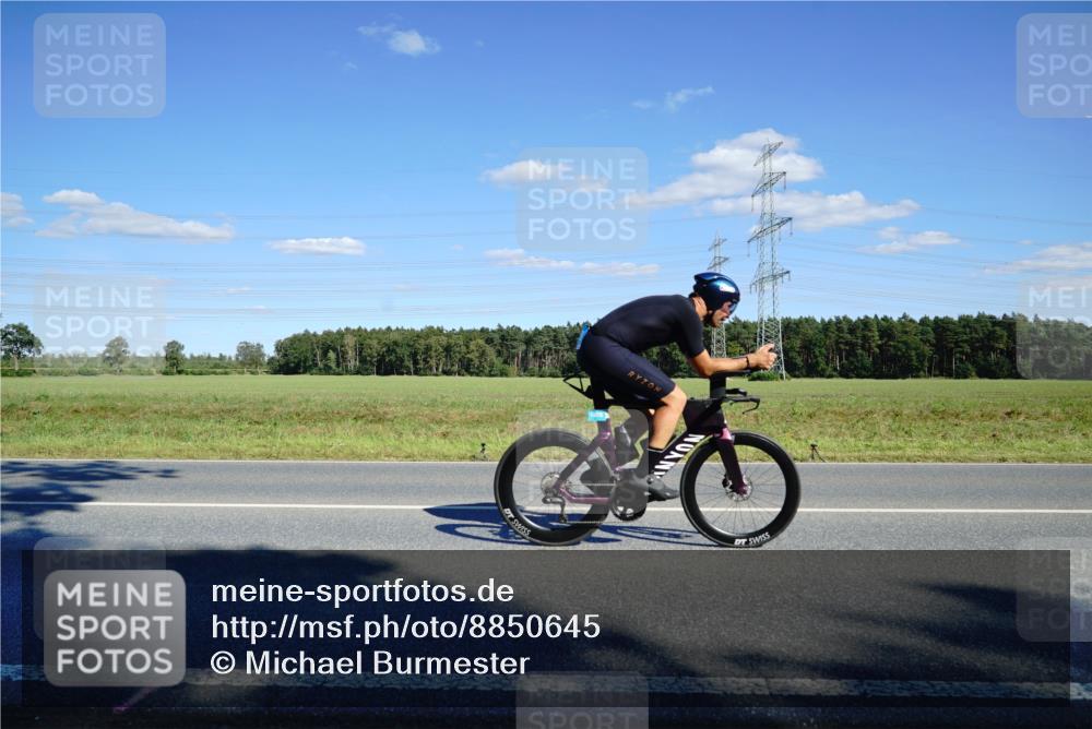 07.09.2025 - 19. Norderstedt Triathlon Michael Burmester http://msf.ph/oto/8850645 07.09.2025 15:32:05 Radfahren 902, 1427, 1460, 1479, 1523 meine-sportfotos.de