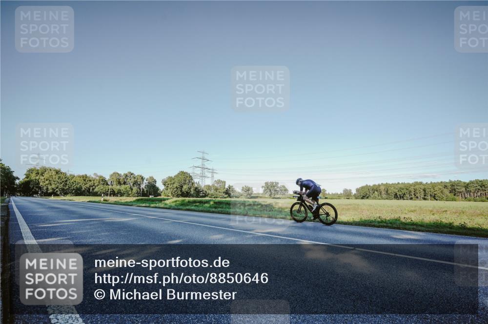 07.09.2025 - 19. Norderstedt Triathlon Michael Burmester http://msf.ph/oto/8850646 07.09.2025 16:43:16 Radfahren 1448 meine-sportfotos.de