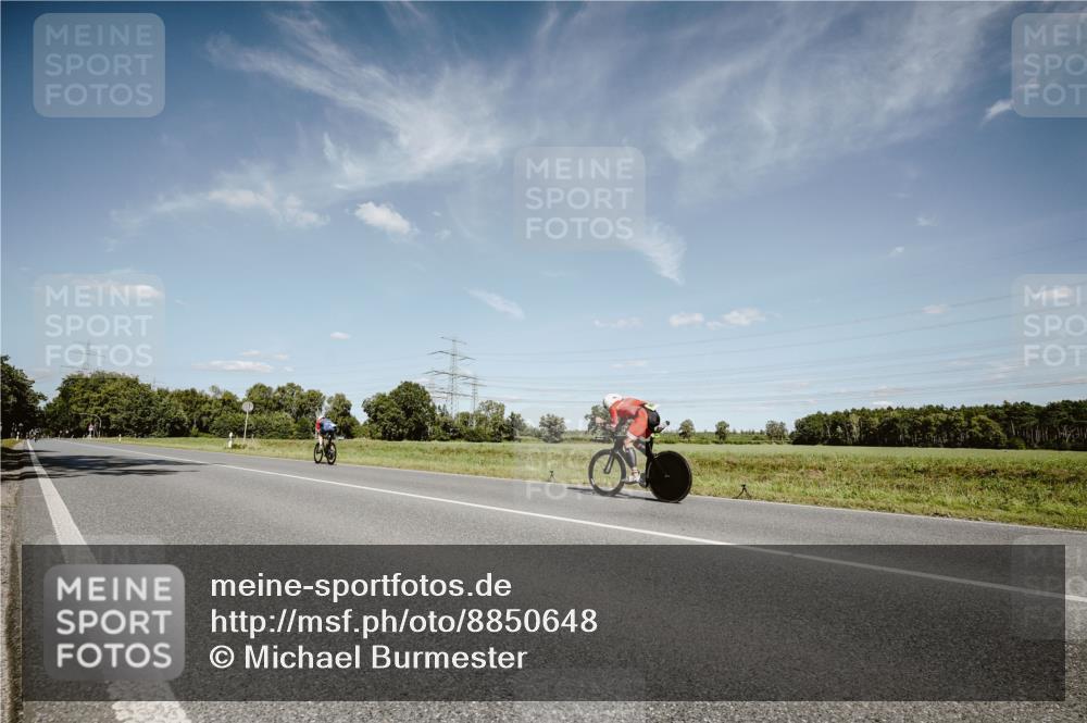 07.09.2025 - 19. Norderstedt Triathlon Michael Burmester http://msf.ph/oto/8850648 07.09.2025 14:17:38 Radfahren  meine-sportfotos.de