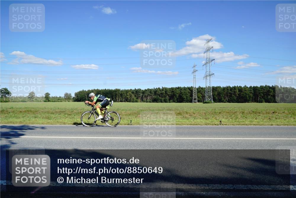 07.09.2025 - 19. Norderstedt Triathlon Michael Burmester http://msf.ph/oto/8850649 07.09.2025 15:32:14 Radfahren  meine-sportfotos.de