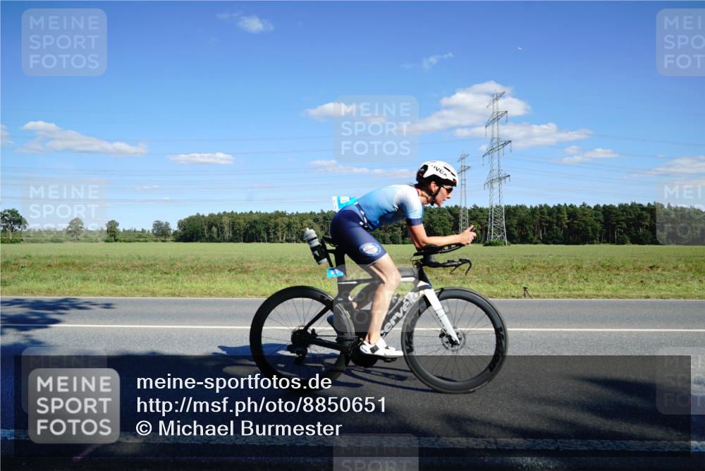 07.09.2025 - 19. Norderstedt Triathlon Michael Burmester http://msf.ph/oto/8850651 07.09.2025 15:32:19 Radfahren 903 meine-sportfotos.de
