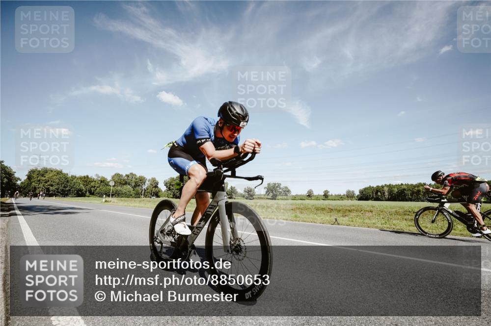 07.09.2025 - 19. Norderstedt Triathlon Michael Burmester http://msf.ph/oto/8850653 07.09.2025 14:17:46 Radfahren 1008 meine-sportfotos.de