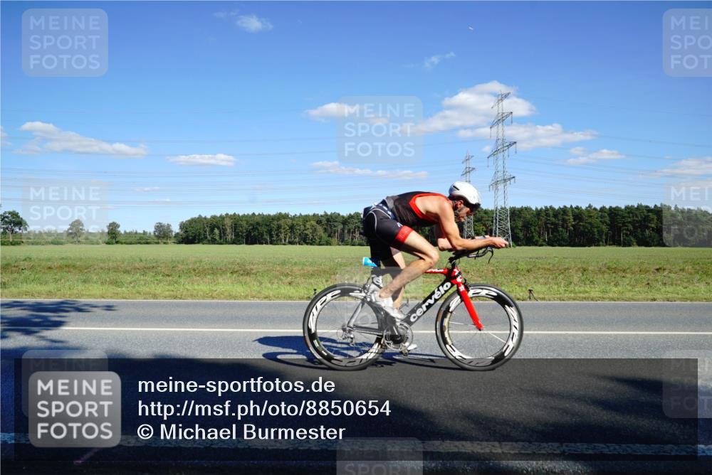 07.09.2025 - 19. Norderstedt Triathlon Michael Burmester http://msf.ph/oto/8850654 07.09.2025 15:32:23 Radfahren 415, 903, 1492, 1495 meine-sportfotos.de