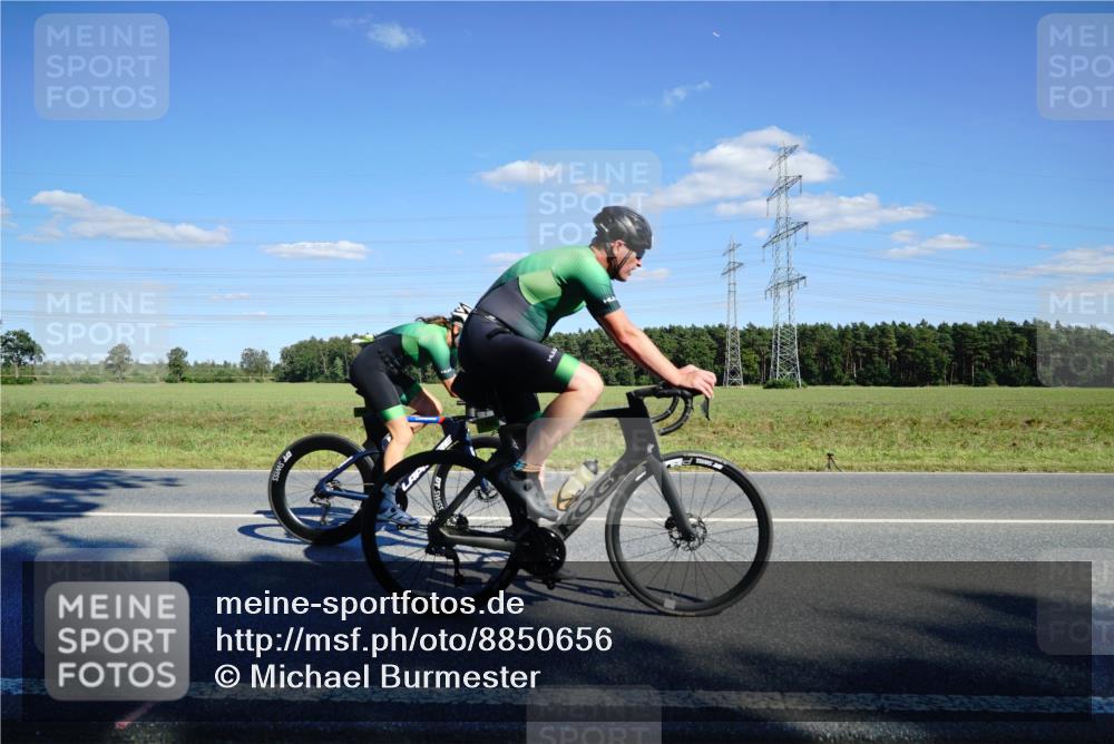 07.09.2025 - 19. Norderstedt Triathlon Michael Burmester http://msf.ph/oto/8850656 07.09.2025 15:32:24 Radfahren 401, 415, 1492, 1495 meine-sportfotos.de