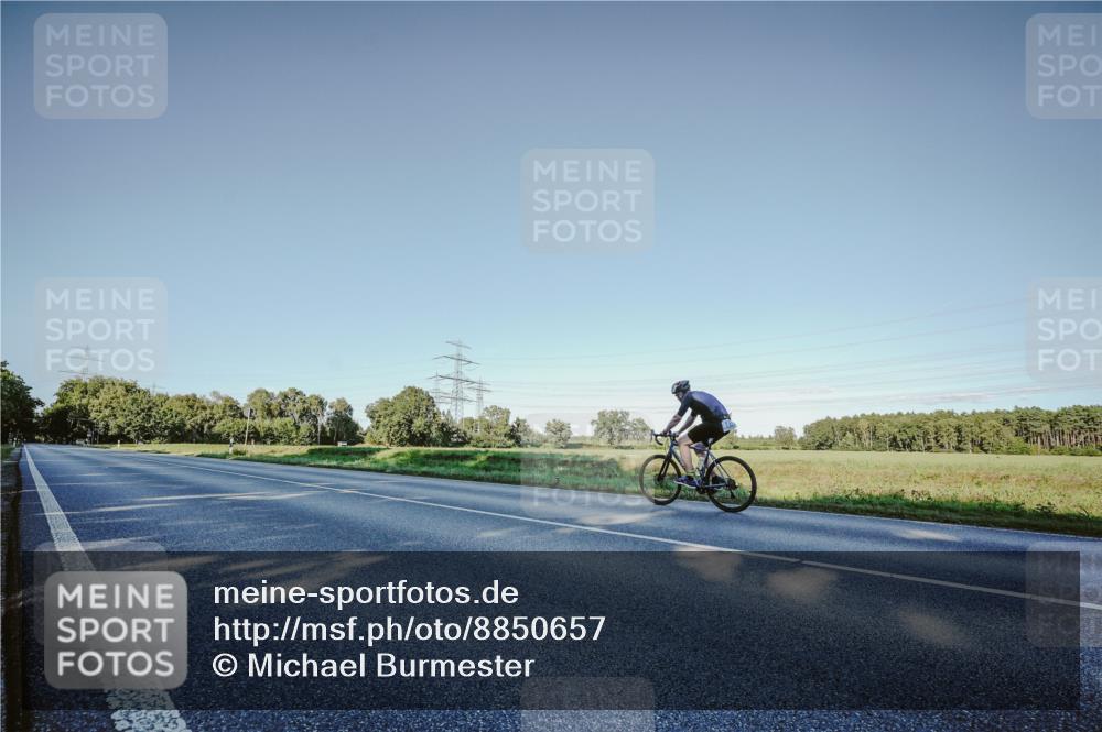 07.09.2025 - 19. Norderstedt Triathlon Michael Burmester http://msf.ph/oto/8850657 07.09.2025 16:43:40 Radfahren  meine-sportfotos.de