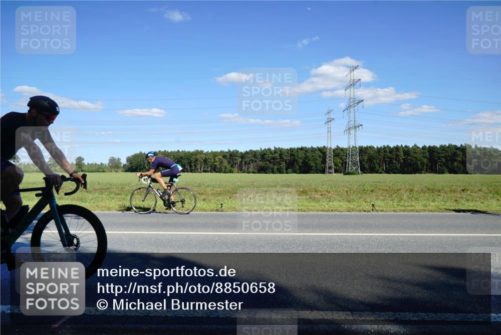 07.09.2025 - 19. Norderstedt Triathlon Michael Burmester http://msf.ph/oto/8850658 07.09.2025 15:32:26 Radfahren 401, 415, 459, 1492, 1495, 1541 meine-sportfotos.de