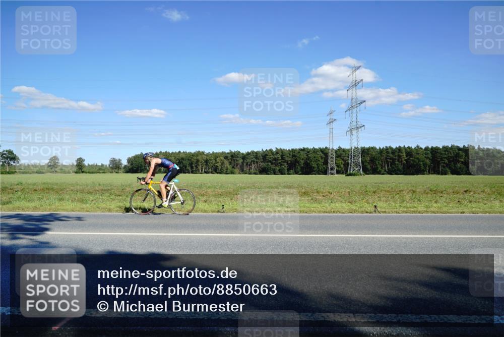 07.09.2025 - 19. Norderstedt Triathlon Michael Burmester http://msf.ph/oto/8850663 07.09.2025 15:32:30 Radfahren 401, 459, 1541 meine-sportfotos.de