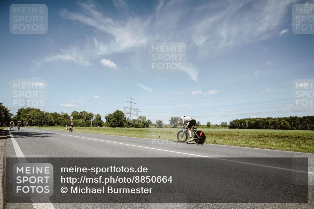 07.09.2025 - 19. Norderstedt Triathlon Michael Burmester http://msf.ph/oto/8850664 07.09.2025 14:17:48 Radfahren 1008, 1036 meine-sportfotos.de