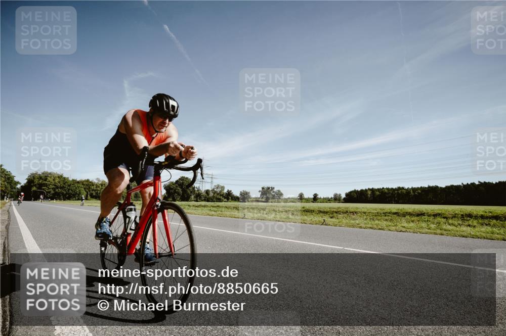 07.09.2025 - 19. Norderstedt Triathlon Michael Burmester http://msf.ph/oto/8850665 07.09.2025 11:10:31 Radfahren 833, 1199 meine-sportfotos.de