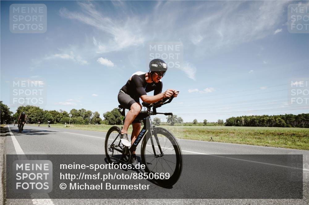 07.09.2025 - 19. Norderstedt Triathlon Michael Burmester http://msf.ph/oto/8850669 07.09.2025 14:17:51 Radfahren 395, 1036 meine-sportfotos.de