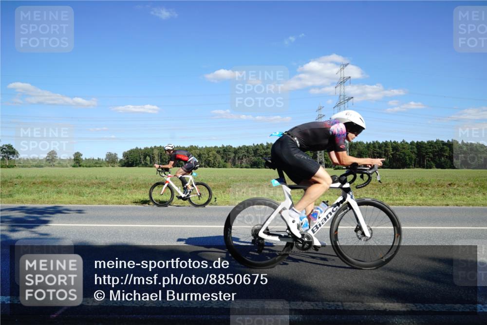 07.09.2025 - 19. Norderstedt Triathlon Michael Burmester http://msf.ph/oto/8850675 07.09.2025 15:32:39 Radfahren 477, 873 meine-sportfotos.de