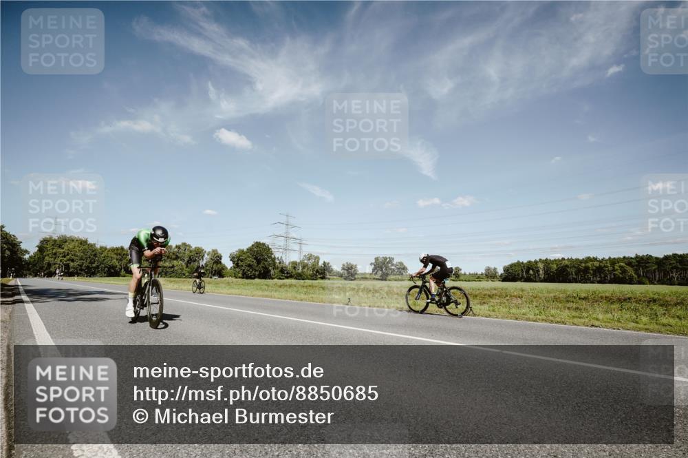 07.09.2025 - 19. Norderstedt Triathlon Michael Burmester http://msf.ph/oto/8850685 07.09.2025 14:17:55 Radfahren 395, 1014 meine-sportfotos.de
