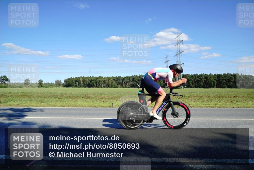 07.09.2025 - 19. Norderstedt Triathlon Michael Burmester http://msf.ph/oto/8850693 07.09.2025 15:32:51 Radfahren 866, 1475, 1530 meine-sportfotos.de