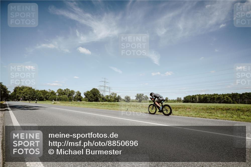 07.09.2025 - 19. Norderstedt Triathlon Michael Burmester http://msf.ph/oto/8850696 07.09.2025 14:17:59 Radfahren  meine-sportfotos.de