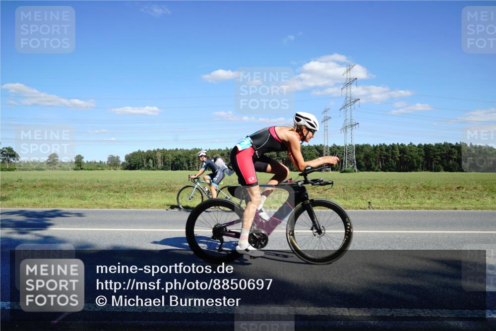 07.09.2025 - 19. Norderstedt Triathlon Michael Burmester http://msf.ph/oto/8850697 07.09.2025 15:32:55 Radfahren 377, 453 meine-sportfotos.de